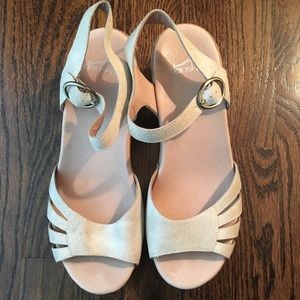 Dansko Cream Heel Sandal Size 41